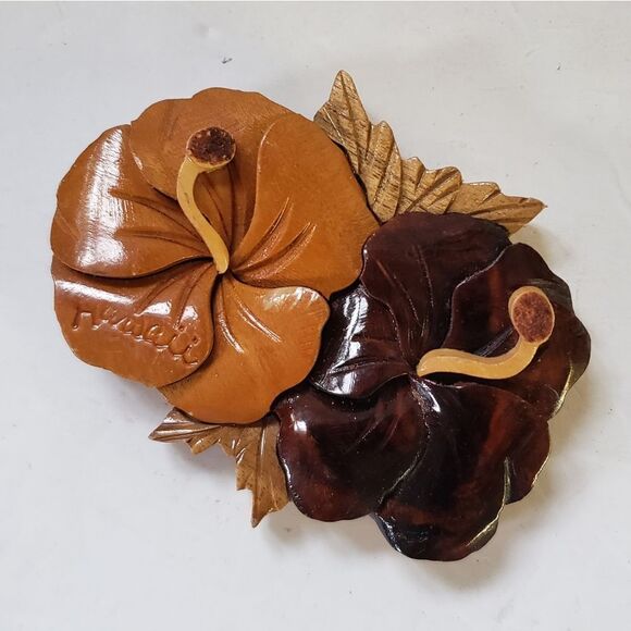 Handcrafted Wood Hibiscus Magnet - Picture 2 of 6
